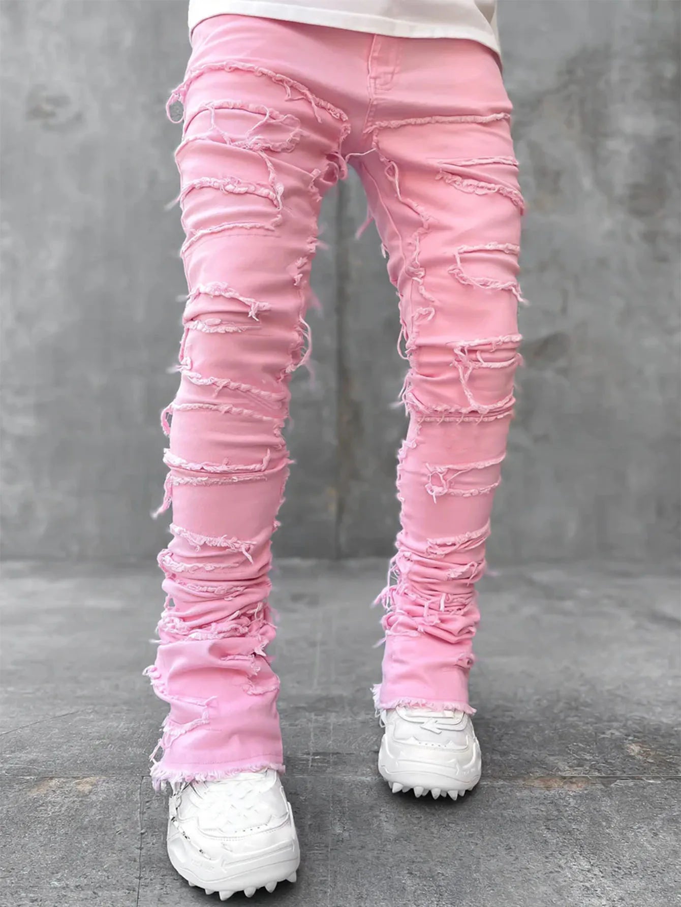 "Pantalones Vaqueros Hip Hop, Ajuste Regular, Estilo Urbano con Detalles Desgastados y Parches. Perfectos para un look callejero y moderno."