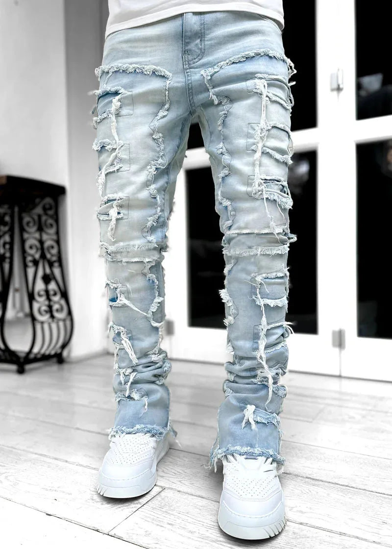 "Pantalones Vaqueros Hip Hop, Ajuste Regular, Estilo Urbano con Detalles Desgastados y Parches. Perfectos para un look callejero y moderno."