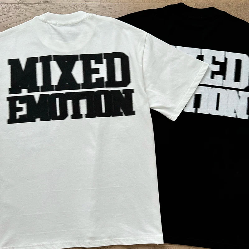 "Camiseta Unisex con estampado de Ángel, mezcla de tejidos, ideal para el streetwear en pareja. Cuello redondo, manga corta y un diseño moderno para brillar en verano."