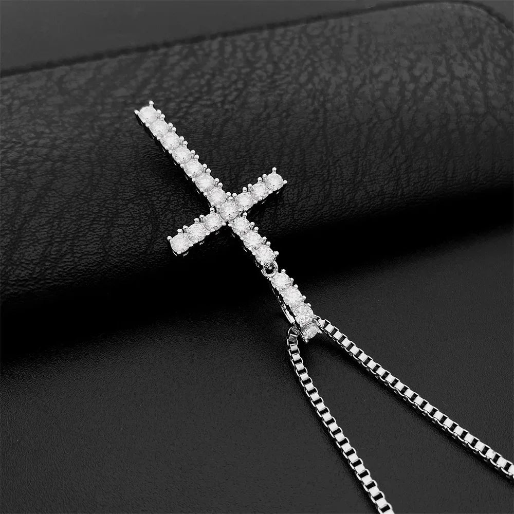 MEDALLA CRUZ ICED OUT DE PLATA 925 CON MOISSANITA VVS.💎