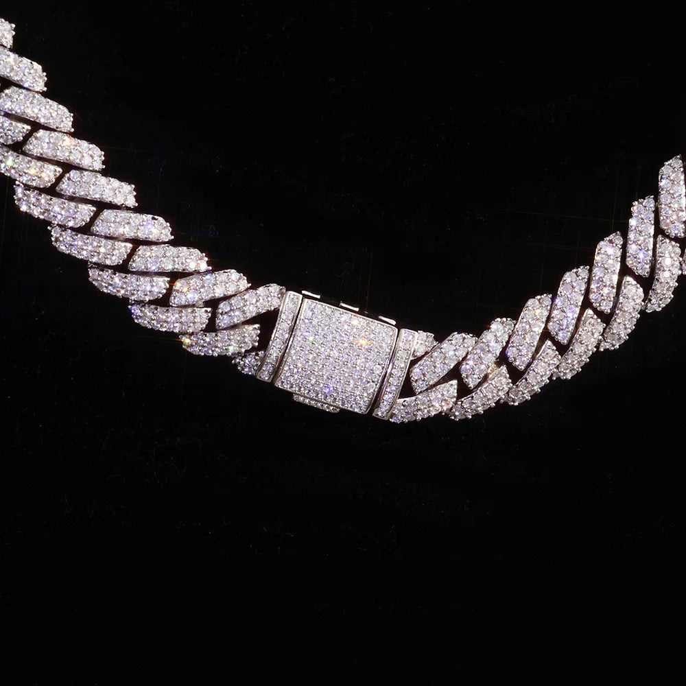 CADENA CUBANA ICED OUT 10 MM EN PLATA 925 CON MOISSANITA VVS
