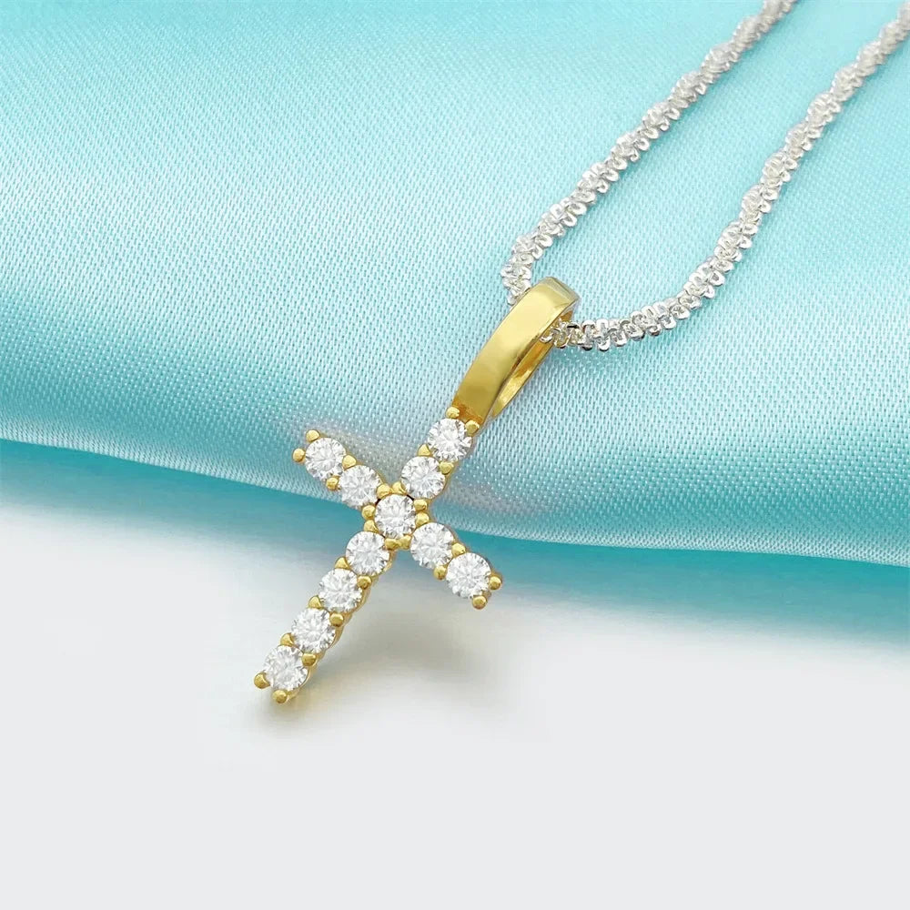MEDALLA CRUZ ICED OUT DE PLATA 925 CON MOISSANITA VVS.💎