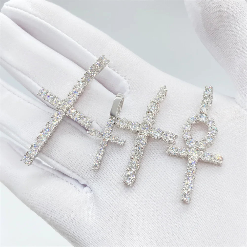 MEDALLA CRUZ ICED OUT DE PLATA 925 CON MOISSANITA VVS.💎