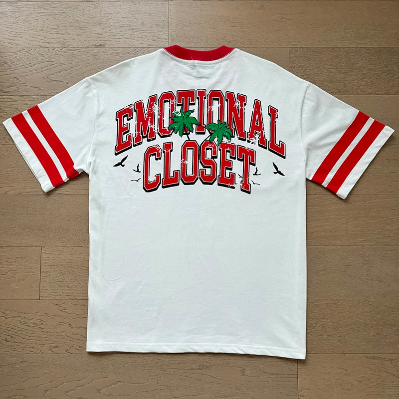 "Camiseta Unisex con estampado de Ángel, mezcla de tejidos, ideal para el streetwear en pareja. Cuello redondo, manga corta y un diseño moderno para brillar en verano."