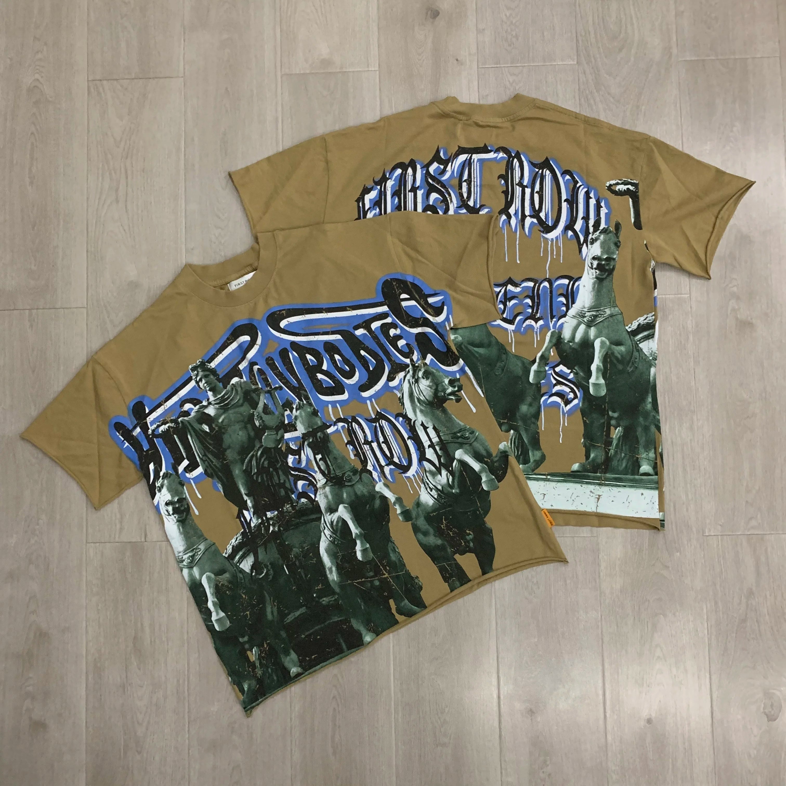 "Camiseta Oversize Vintage con Brillo, Cuello Redondo, Algodón Suave y Diamantes de Imitación."