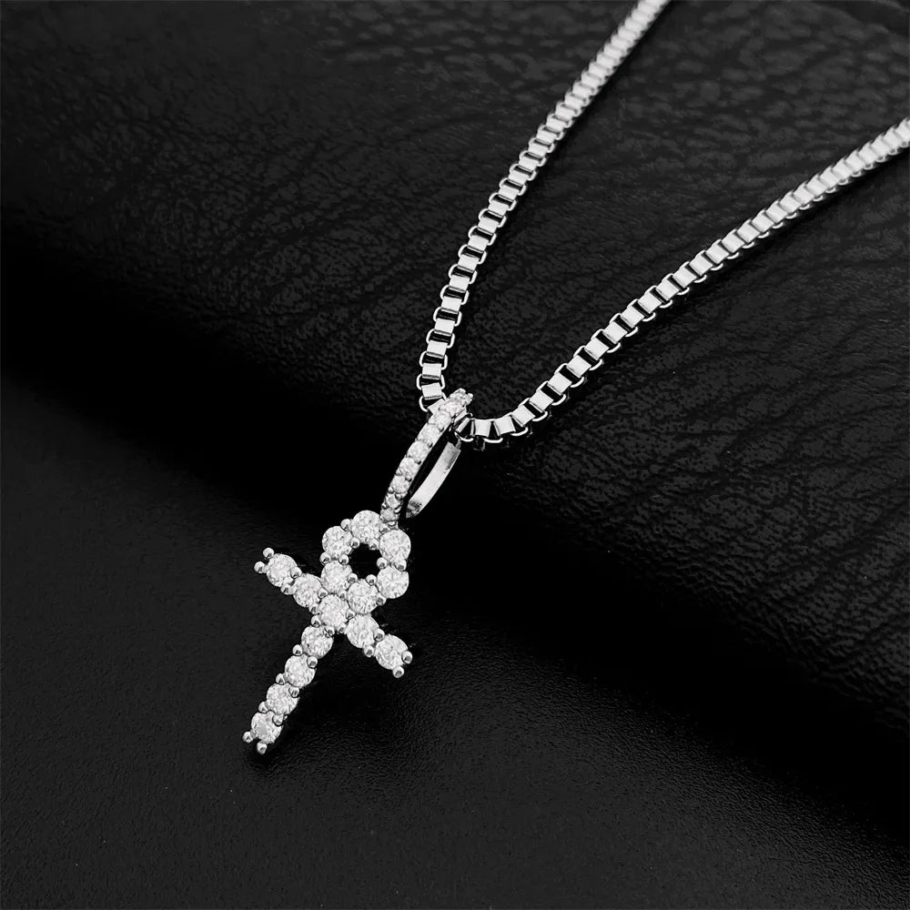 MEDALLA CRUZ ICED OUT DE PLATA 925 CON MOISSANITA VVS.💎