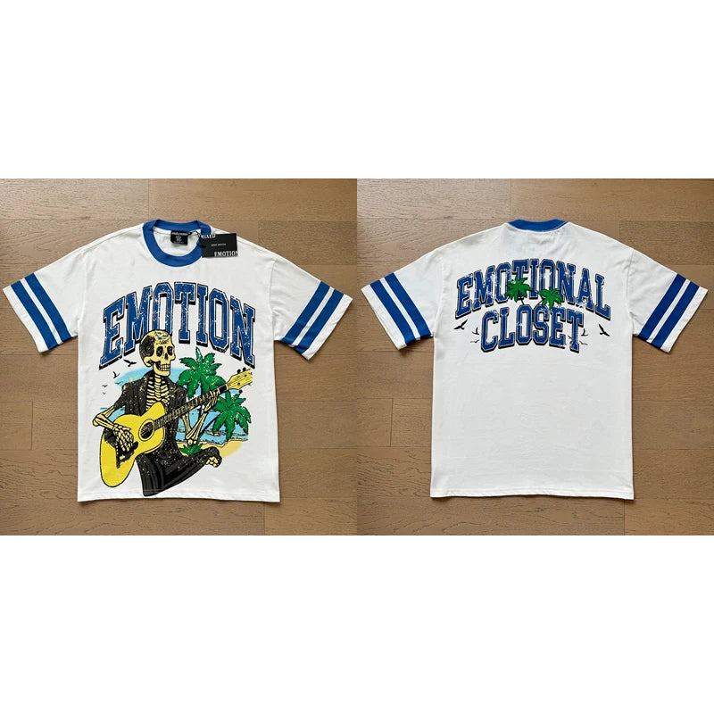 "Camiseta Unisex con estampado de Ángel, mezcla de tejidos, ideal para el streetwear en pareja. Cuello redondo, manga corta y un diseño moderno para brillar en verano."