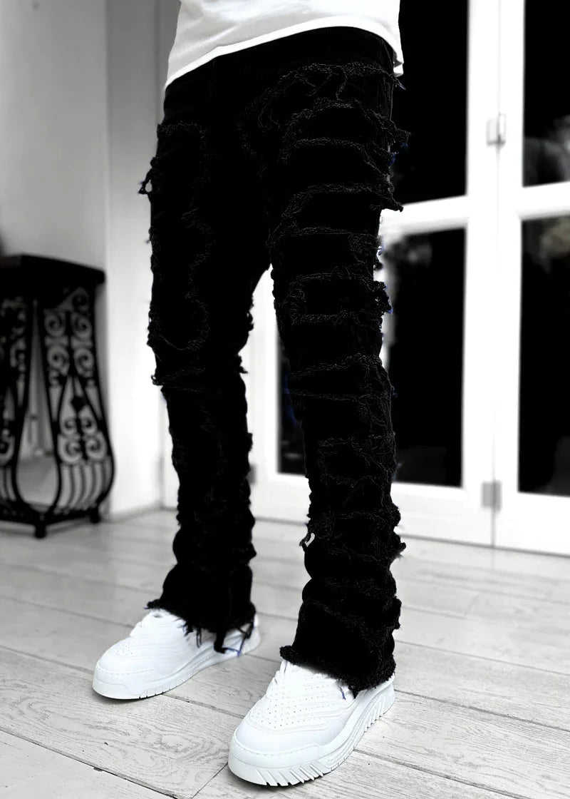 "Pantalones Vaqueros Hip Hop, Ajuste Regular, Estilo Urbano con Detalles Desgastados y Parches. Perfectos para un look callejero y moderno."