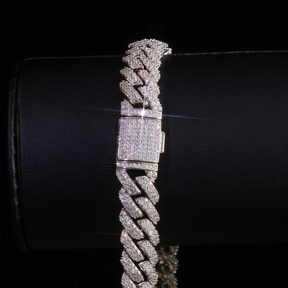CADENA CUBANA ICED OUT 10 MM EN PLATA 925 CON MOISSANITA VVS