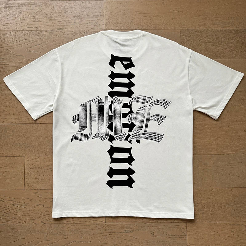"Camiseta Unisex con estampado de Ángel, mezcla de tejidos, ideal para el streetwear en pareja. Cuello redondo, manga corta y un diseño moderno para brillar en verano."
