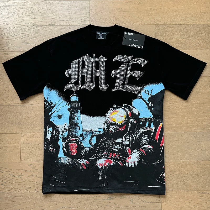 "Camiseta Unisex con estampado de Ángel, mezcla de tejidos, ideal para el streetwear en pareja. Cuello redondo, manga corta y un diseño moderno para brillar en verano."