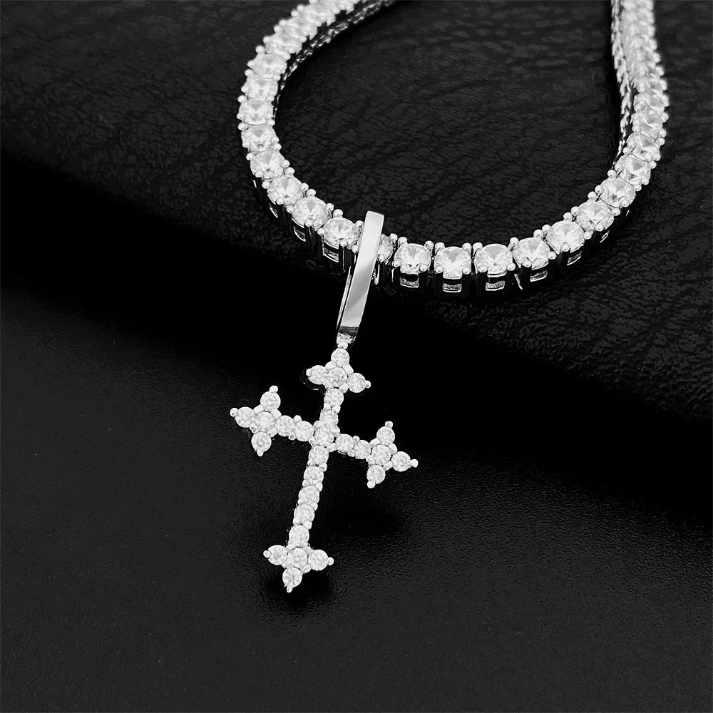 MEDALLA CRUZ ICED OUT DE PLATA 925 CON MOISSANITA VVS.💎