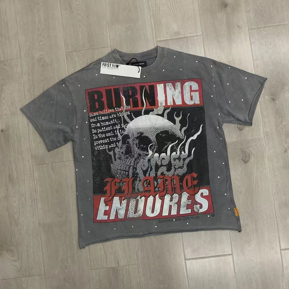 "Camiseta Oversize Vintage con Brillo, Cuello Redondo, Algodón Suave y Diamantes de Imitación."