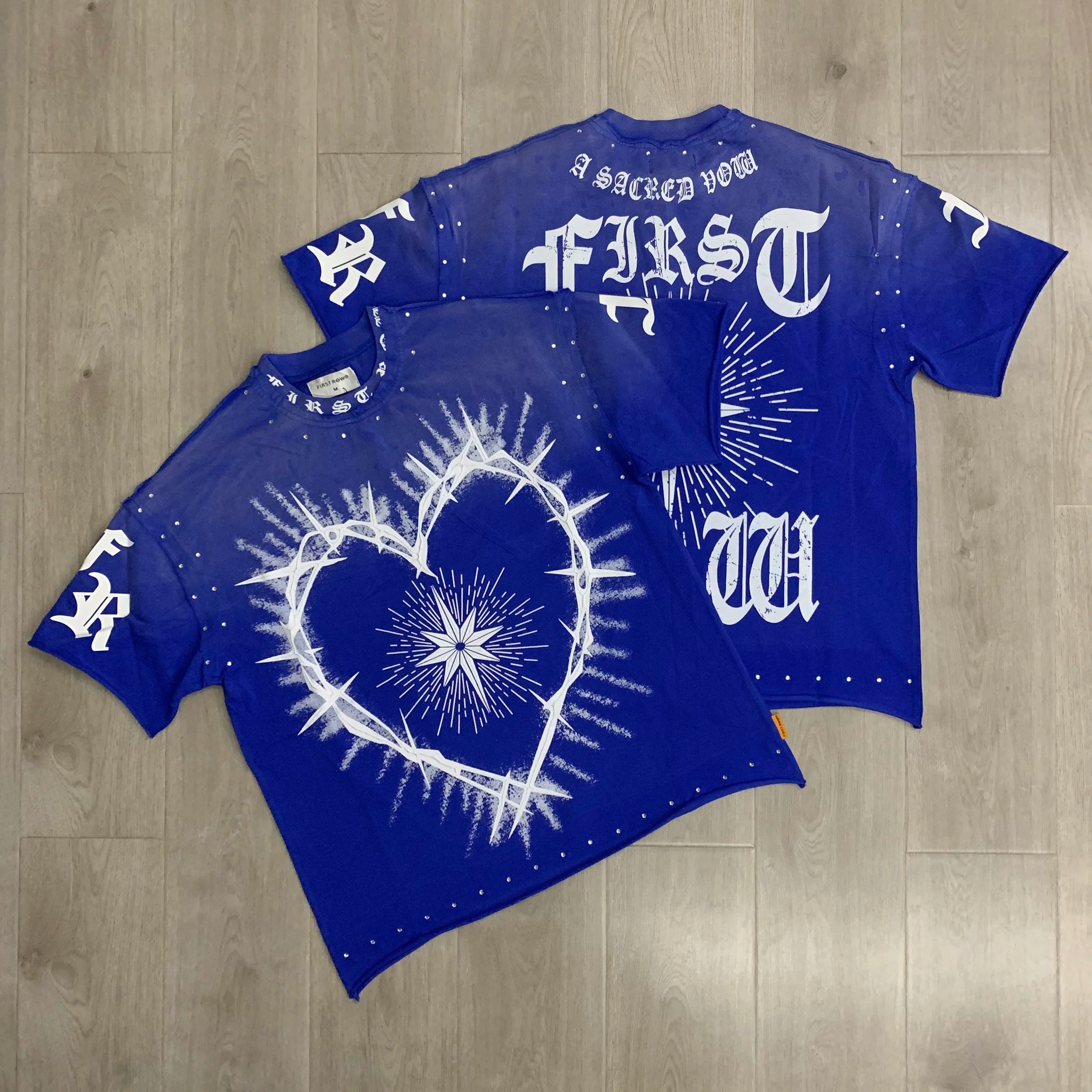 "Camiseta Oversize Vintage con Brillo, Cuello Redondo, Algodón Suave y Diamantes de Imitación."