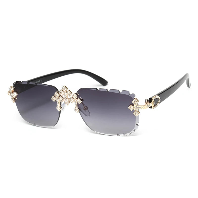 "GAFAS DE SOL CON PIEDRAS BRILLANTES", o "GAFAS CON DIAMANTES SIMULADOS"
