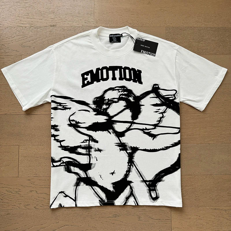 "Camiseta Unisex con estampado de Ángel, mezcla de tejidos, ideal para el streetwear en pareja. Cuello redondo, manga corta y un diseño moderno para brillar en verano."