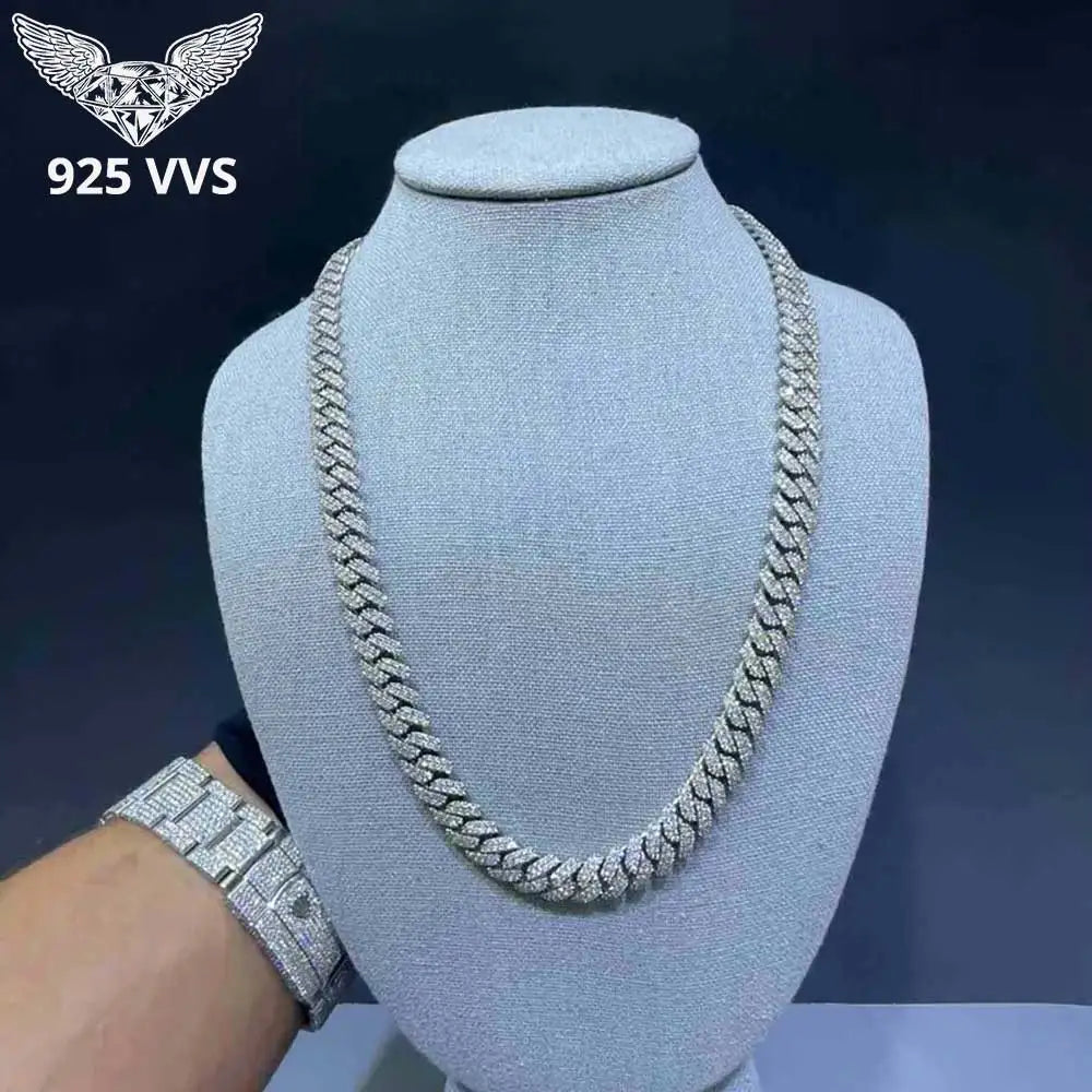 CADENA CUBANA ICED OUT 10 MM EN PLATA 925 CON MOISSANITA VVS