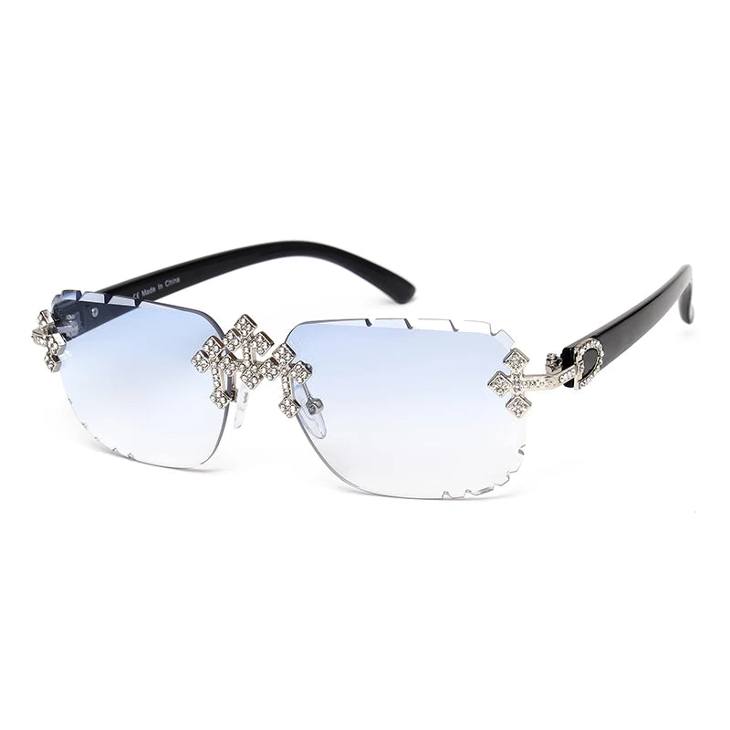 "GAFAS DE SOL CON PIEDRAS BRILLANTES", o "GAFAS CON DIAMANTES SIMULADOS"