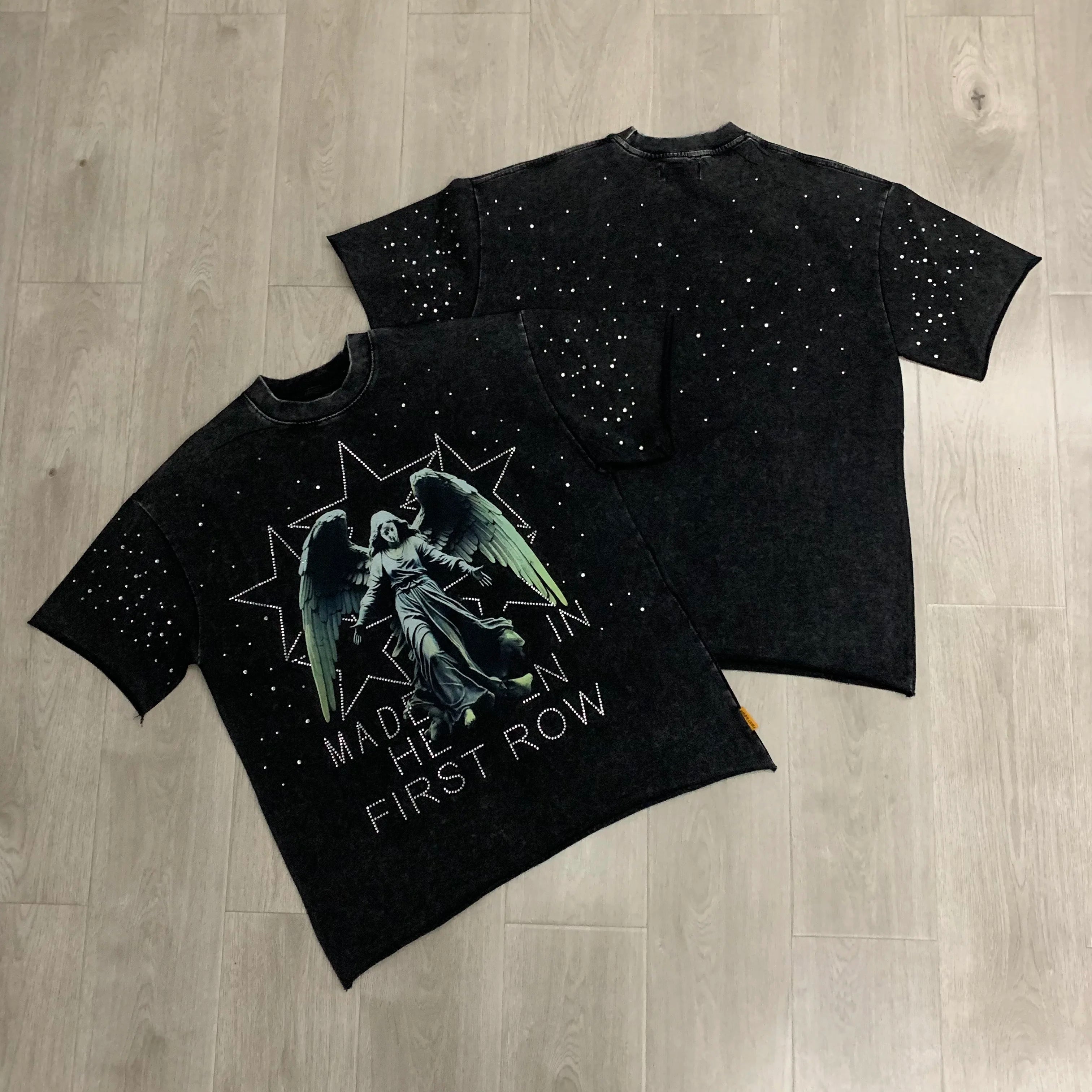 "Camiseta Oversize Vintage con Brillo, Cuello Redondo, Algodón Suave y Diamantes de Imitación."