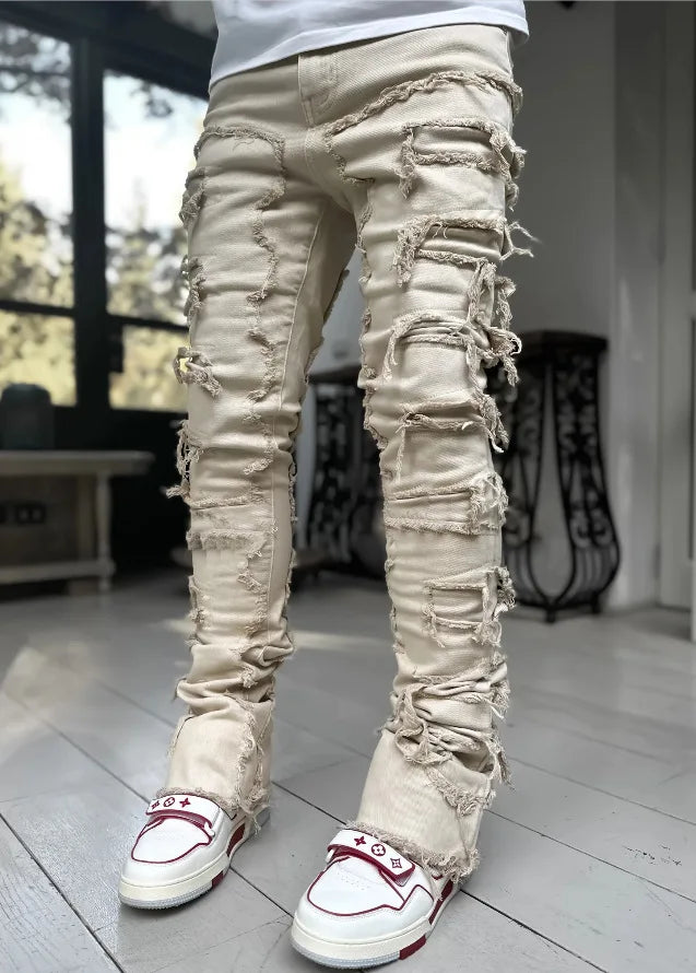 "Pantalones Vaqueros Hip Hop, Ajuste Regular, Estilo Urbano con Detalles Desgastados y Parches. Perfectos para un look callejero y moderno."