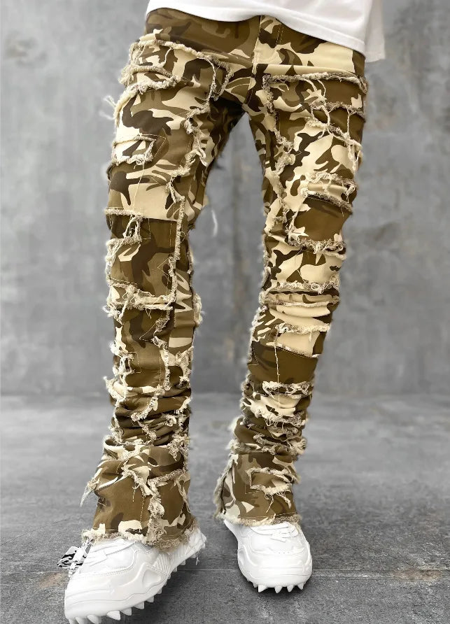 "Pantalones Vaqueros Hip Hop, Ajuste Regular, Estilo Urbano con Detalles Desgastados y Parches. Perfectos para un look callejero y moderno."