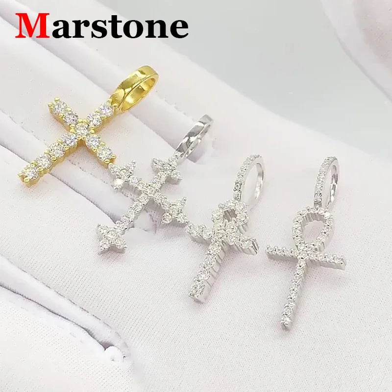 MEDALLA CRUZ ICED OUT DE PLATA 925 CON MOISSANITA VVS.💎
